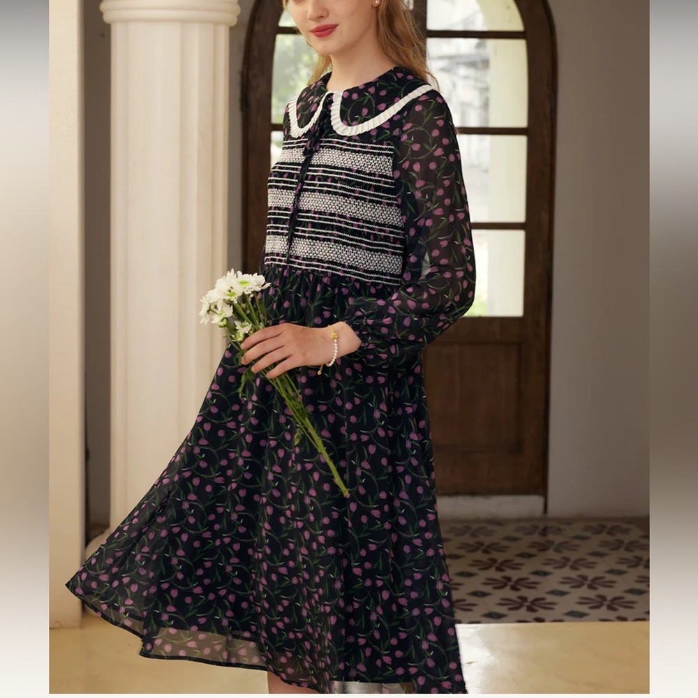 Simple Retro Black Purple Tulip Floral Smocked Midi Dress Peter Pan Collar
S